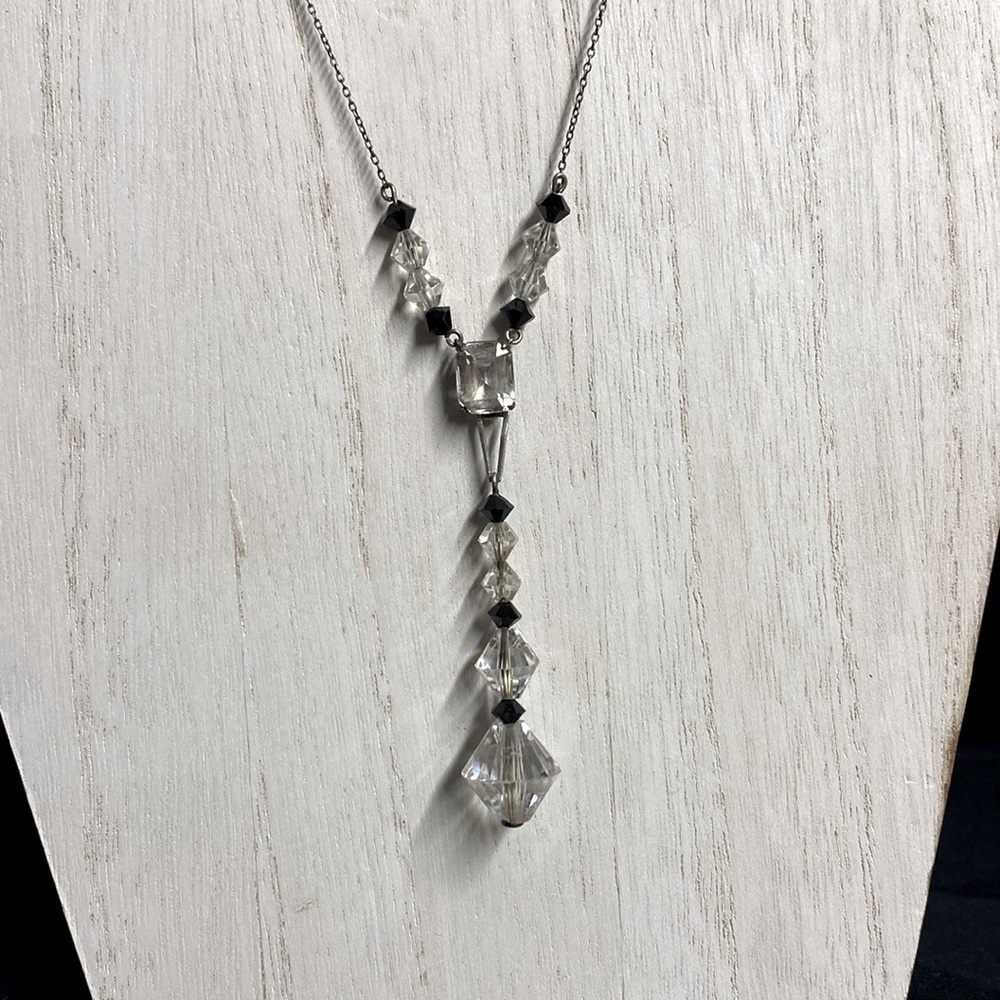 Glass beaded vintage style necklace